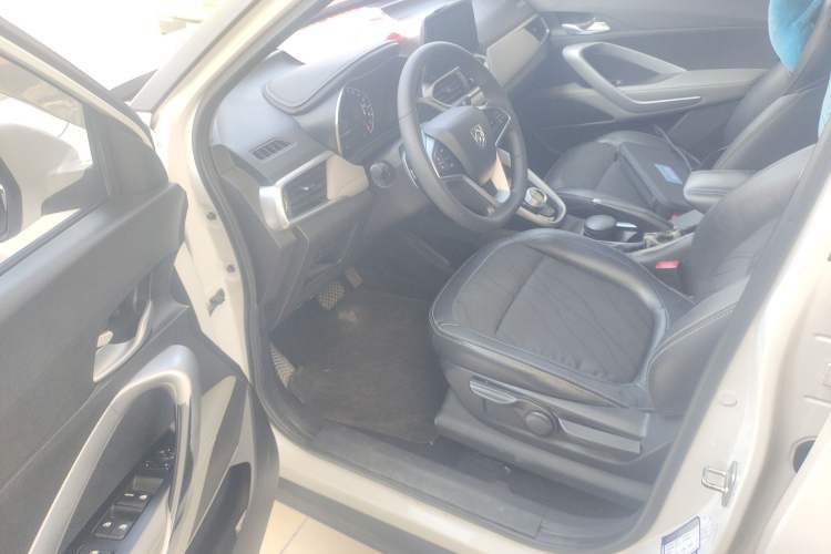 Used Baojun 510 2017 1.5L Automatic Fashion Model