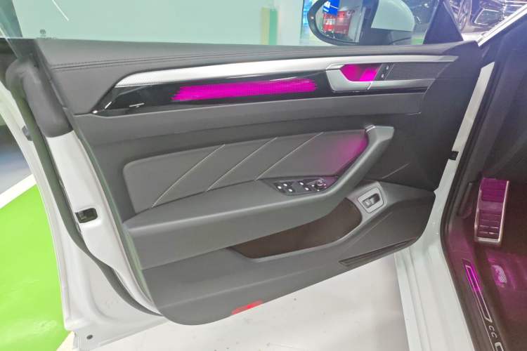 Used Volkswagen FAW-Volkswagen CC 2023 380TSI Striking Edition
