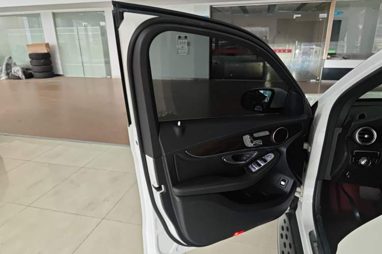 Used Mercedes-Benz GLC 2020 Facelift GLC 300 L 4MATIC Dynamic Edition