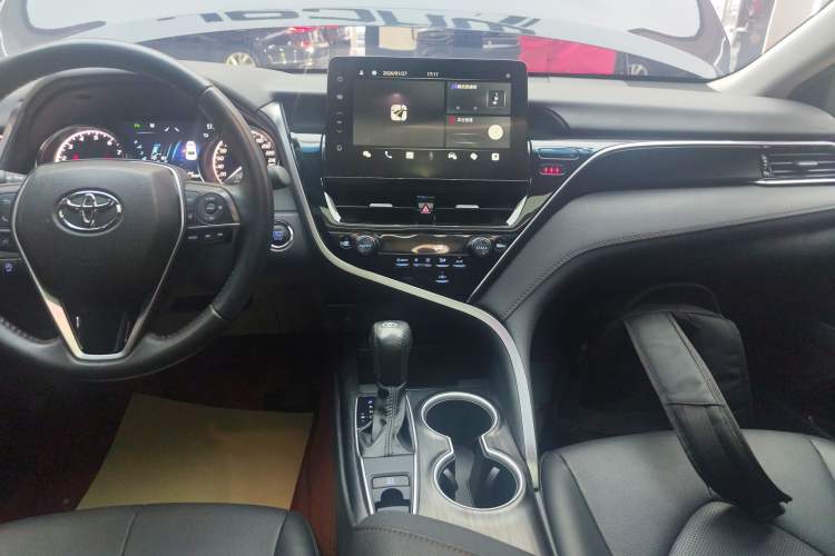 Used Toyota Camry 2021 2.0G Luxury Edition
