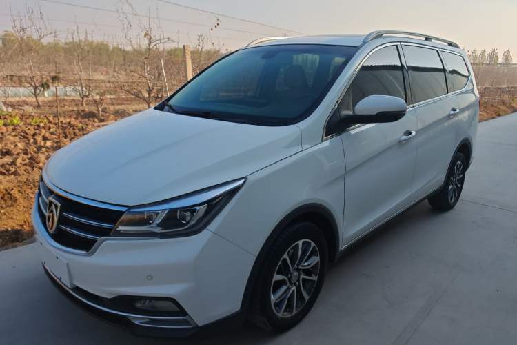 Used Baojun 730 2017 1.5T Manual Prestige Version 7 Seats