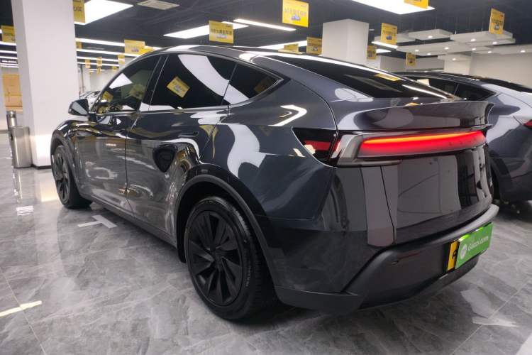 Used Tesla Model Y 2025 Long-Range All-Wheel Drive First Edition