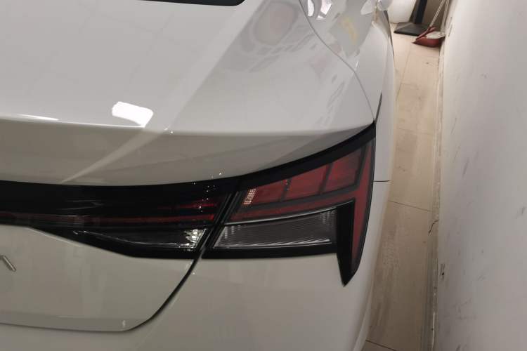 Used Hyundai Elantra 2023 1.5L CVT LUX Prestige Edition
