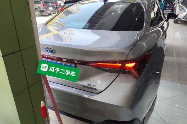 Used Toyota Avalon 2019 Dual-Engine 2.5L XLE Prestige Version China VI Standard