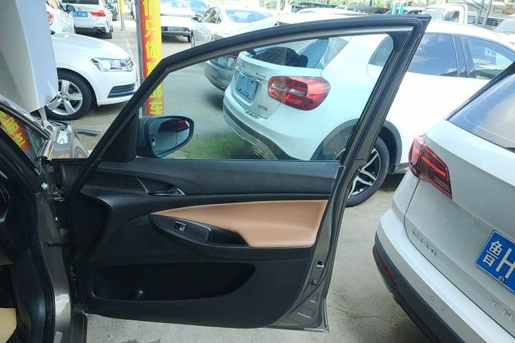 Used Buick GL6 2021 323T Mild Hybrid Connect Luxury Model
