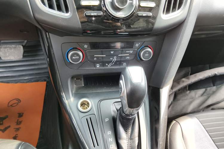 Used Ford Focus 2017 Hatchback 1.6L Automatic Fashion Edition Smart Drive Version