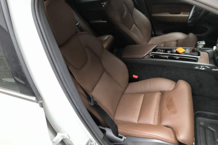 Used Volvo XC60 2021 T5 4x4 Smart Luxury Edition