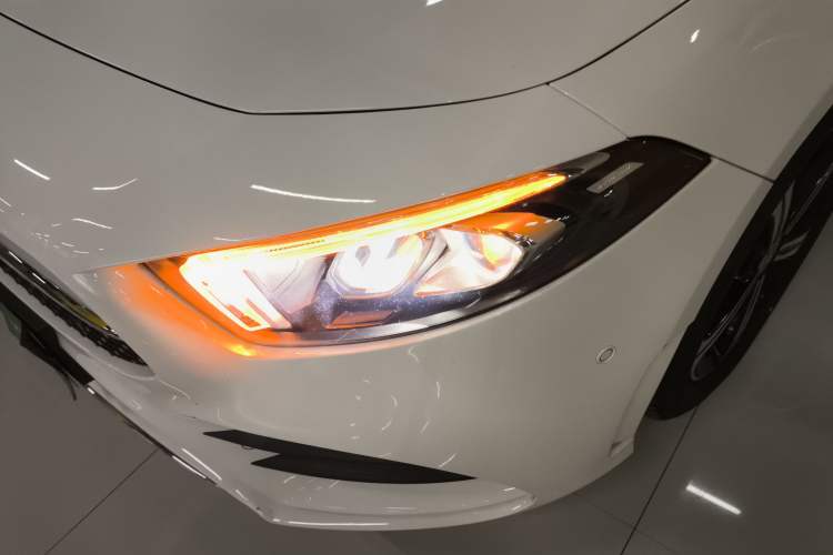 Used Mercedes-Benz A-Class 2022 Revised Version A 200 L Sport Sedan Fashionable Style