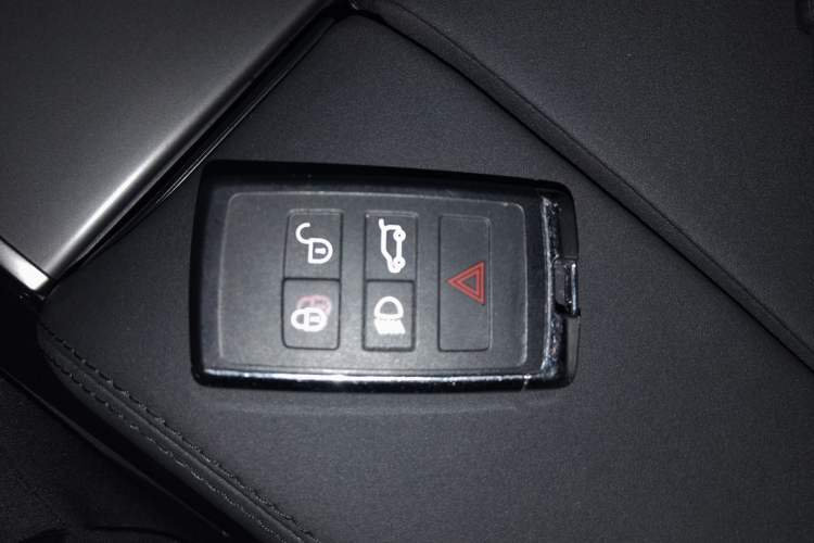 Used Land Rover Range Rover Velar 2024 Dynamic SE