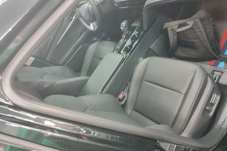 Used Toyota Camry 2024 Dual-Motor 2.0 HG Premium Edition