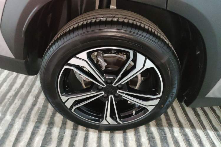 Used  L7 2025 EM-i 115km Exploration+ Edition