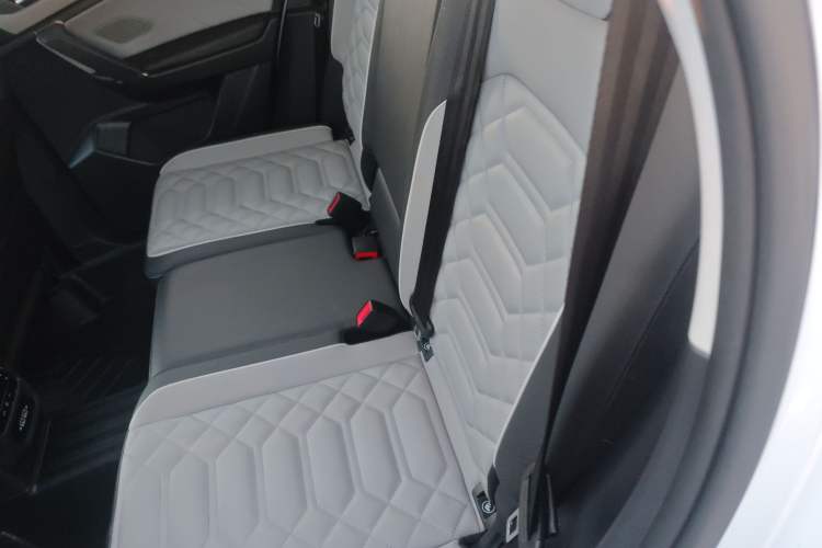 Used Volkswagen Tayron 2023 330TSI Two-Wheel-Drive R-Line High-Energy Version
