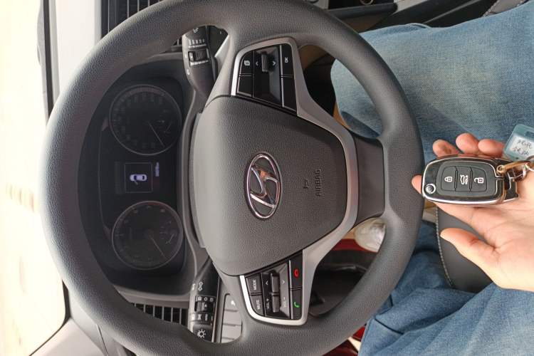 Used Hyundai Elantra 2016 1.6L Automatic ZhiXuan – Elite Version
