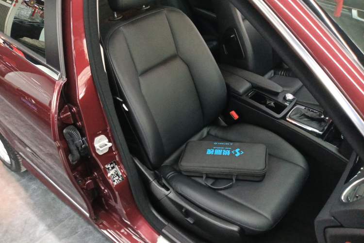 Used Mercedes-Benz C-Class 2013 C 180 Classic Grand Edition