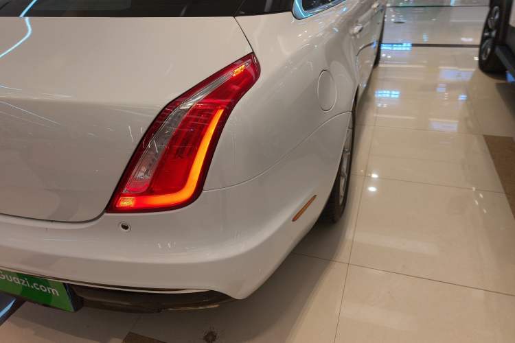 Used Jaguar XJ 2016 XJL 2.0T Two-Wheel-Drive Elegant Business Edition
