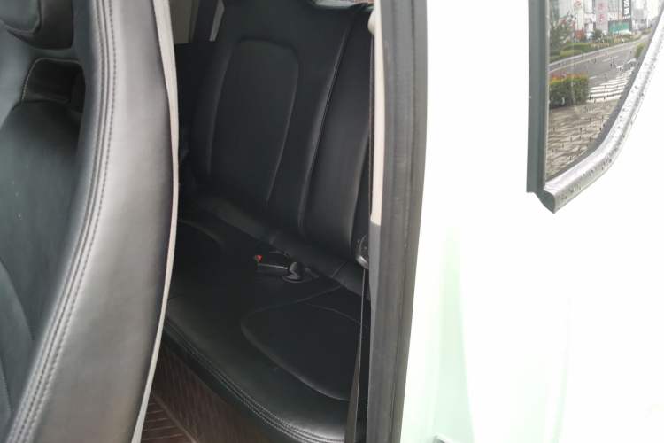 Used Wuling Hongguang MINIEV 2022 Macaron Premium Model – Lithium Iron Phosphate
