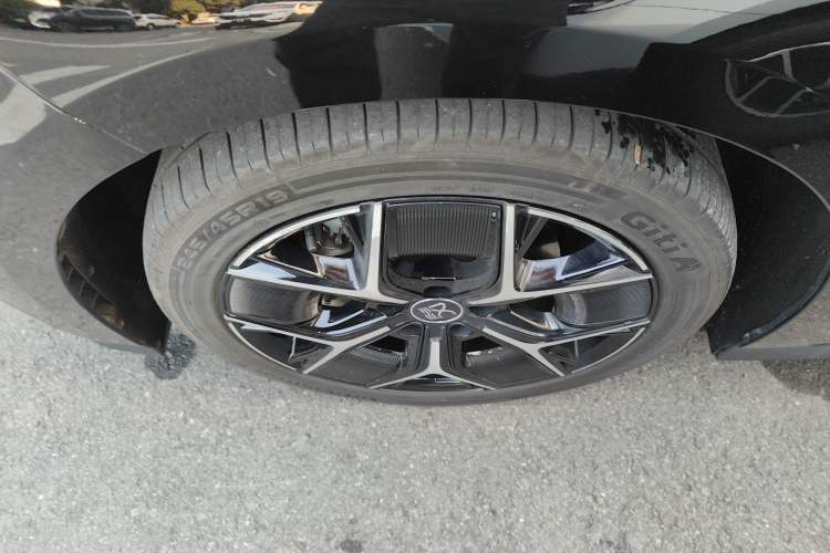 Used BYD Han 2024 EV Glory Edition 605KM Front-Wheel-Drive Premium Model