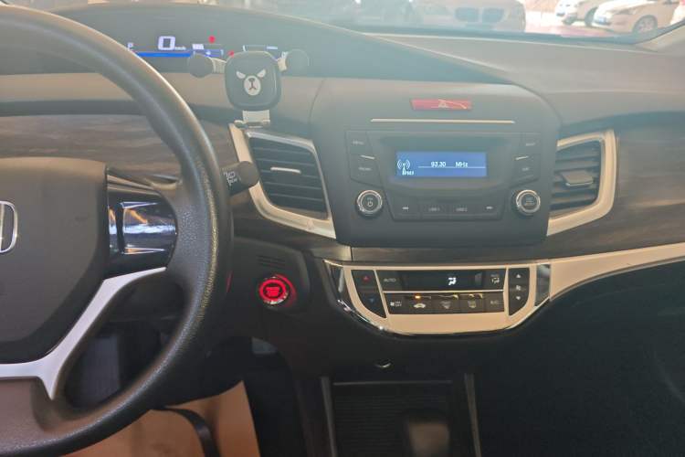 Used Honda Jade 2017 1.8L automatic Comfort version 5 seats
