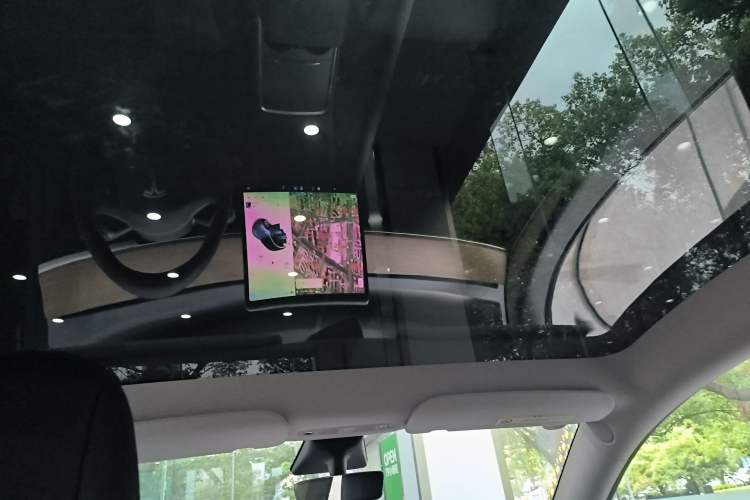 Used Tesla Model Y 2021 Long-Range All-Wheel-Drive Version
