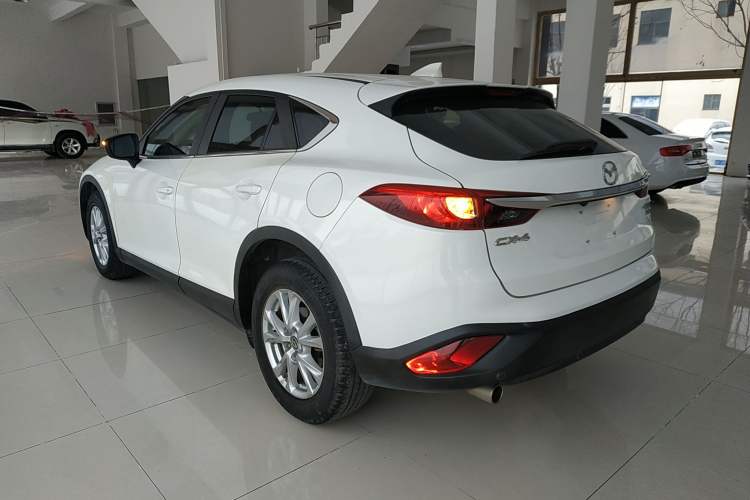 Used Mazda CX-4 2018 2.0L Automatic Two-Wheel Drive Blue Sky Dynamic Version China V Standard
