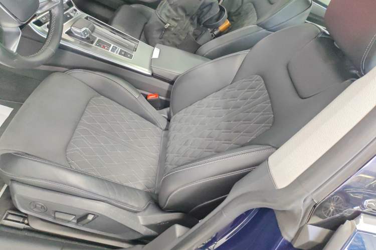 Used Audi A7L 2024 45TFSI quattro S-line Visionary Edition Flow Crystal Package
