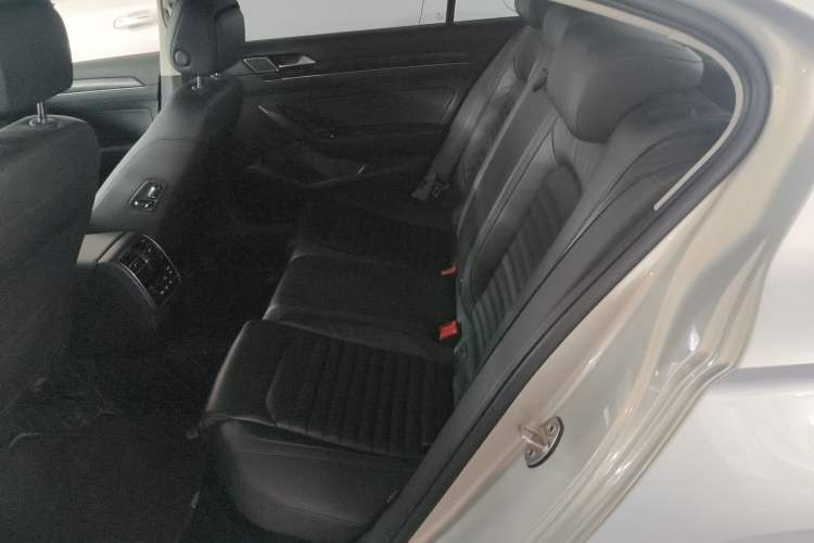 Used Volkswagen Magotan 2019 330TSI DSG Luxury Version China VI Standard