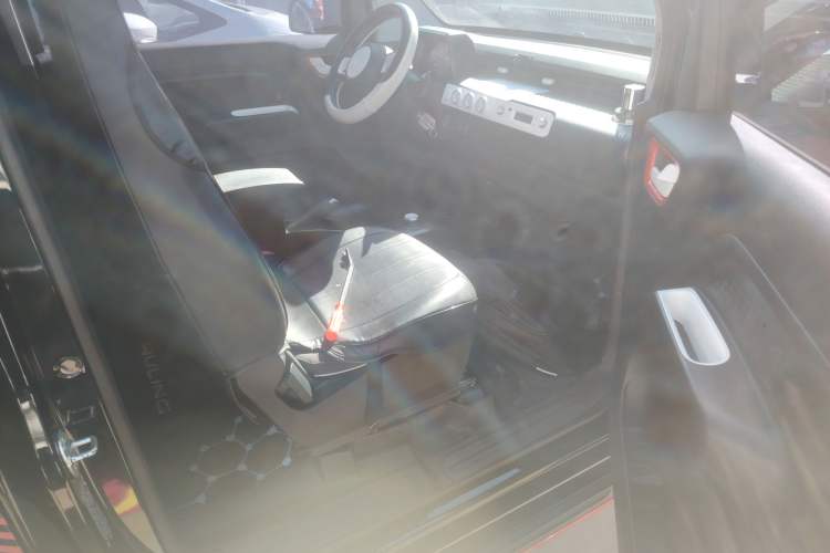 Used Wuling Hongguang MINIEV 2022 GAMEBOY 200km Play Edition with Lithium Iron Phosphate
