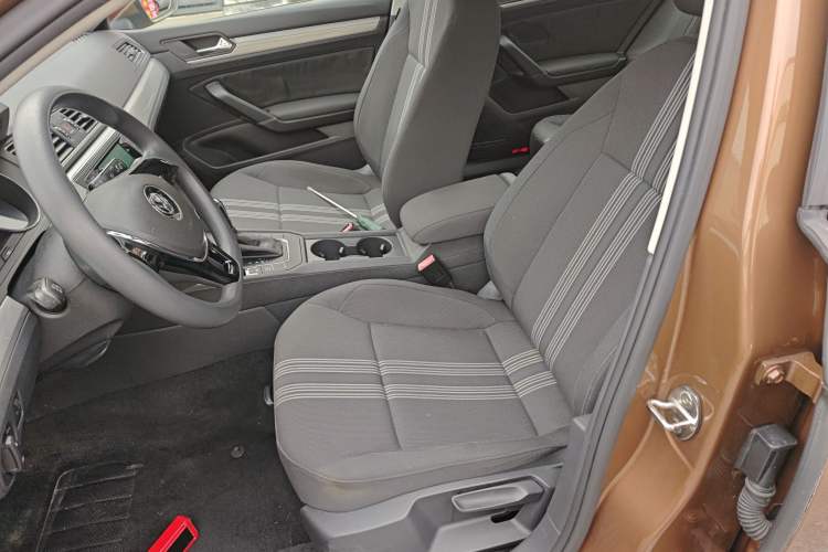 Used Volkswagen Lamando 2015 230TSI DSG Fashion Edition
