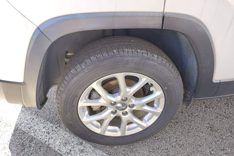 Used  Cherokee 2017 2.4L Leading Smart Edition
