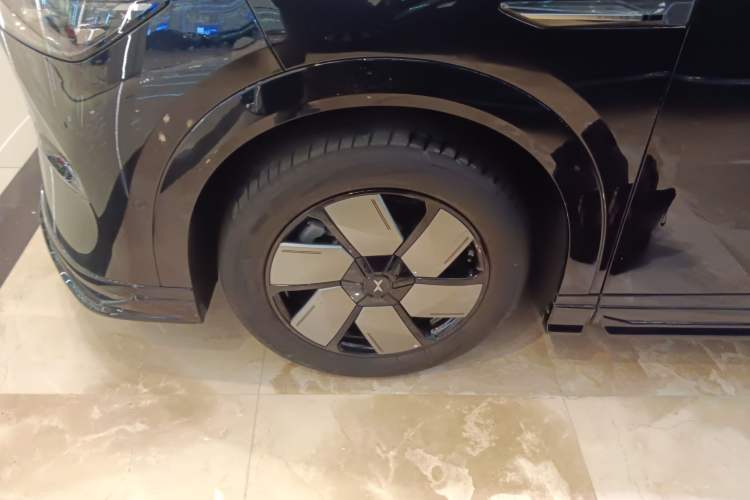 Used XPeng X9 2024 702 Ultra-Long Range Pro