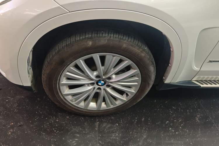 Used BMW X5 2017 xDrive28i
