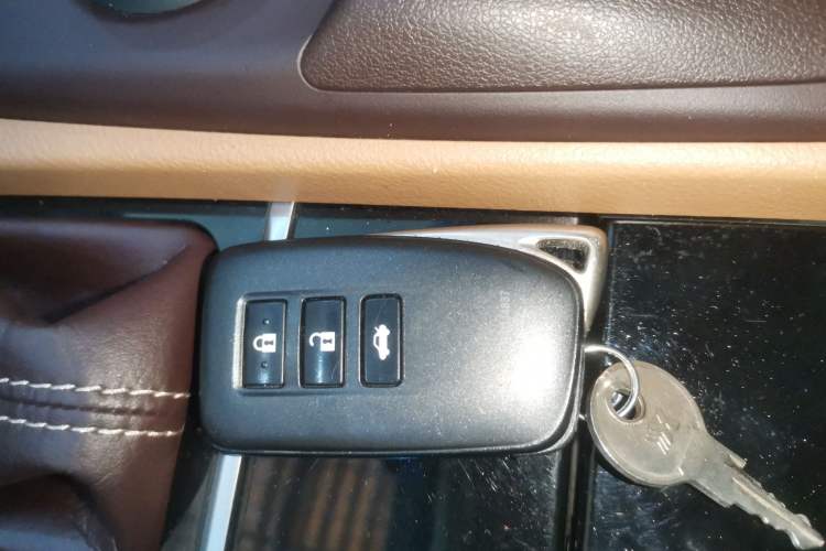 Used Lexus ES 2015 300h Comfort Edition