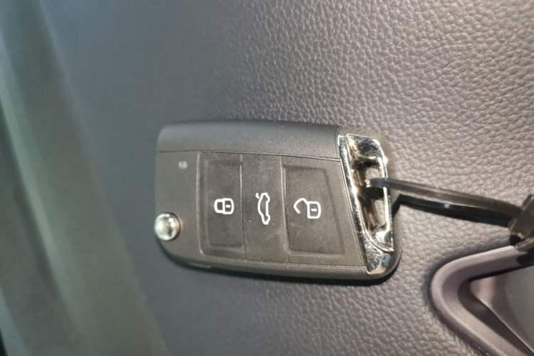 Used Volkswagen Tharu 2024 300TSI Two-Wheel-Drive Moon Luxury Edition
