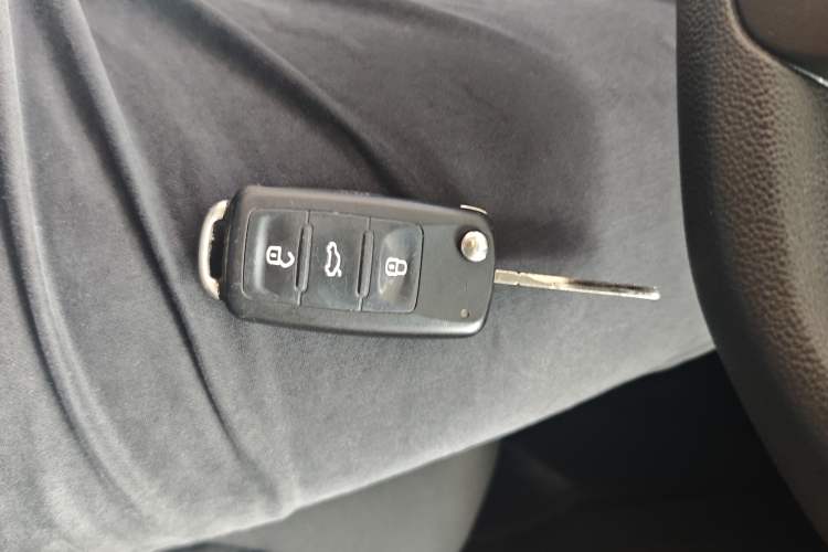 Used Volkswagen Polo 2016 1.4L Manual Fashion Model