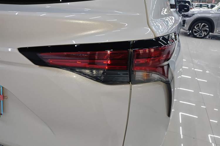 Used Toyota Granvia 2024 2.5L Hybrid Prestige PLUS Edition
