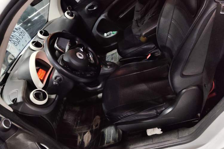 Used  fortwo 2018 1.0L 52kW Hardtop Dynamic Version China V