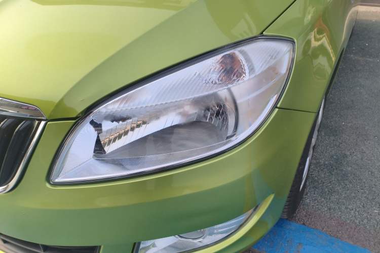 Used Skoda Fabia 2014 1.4L Automatic Crystal Edition
