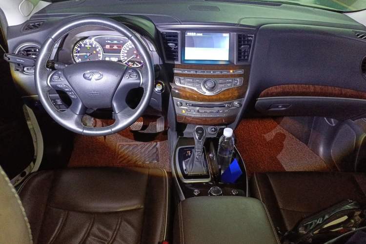 Used Infiniti QX60 (Import) 2016 2.5 S/C Hybrid Two-Wheel-Drive Excellence Edition China V Standard
