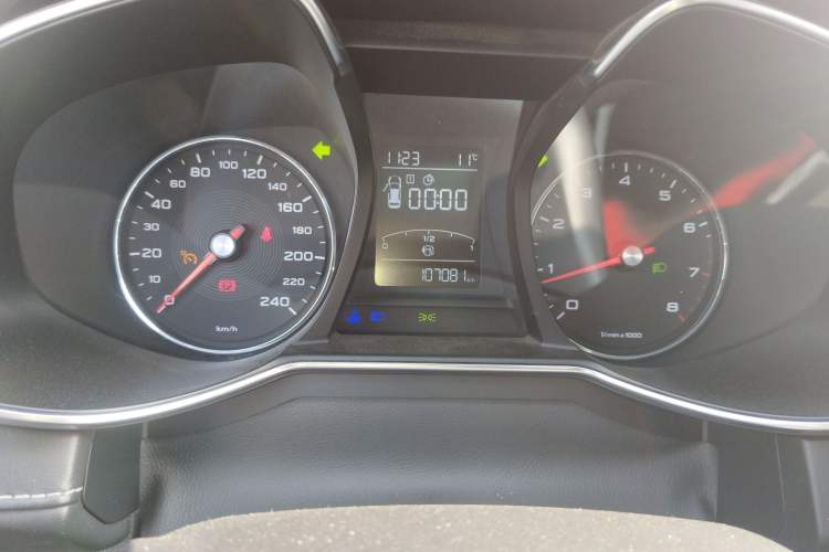 Used MG 6 2017 20T Manual Luxury Smart Connect Version China V Standard
