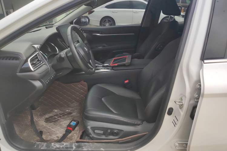 Used Toyota Camry 2021 2.0G Luxury Edition
