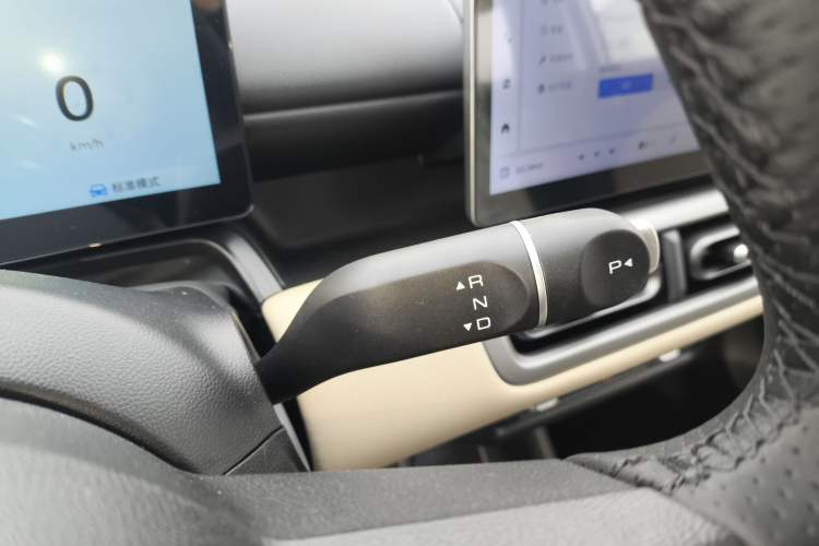 Used Wuling Bingo PLUS 2024 330 km Range Five-Seater Version
