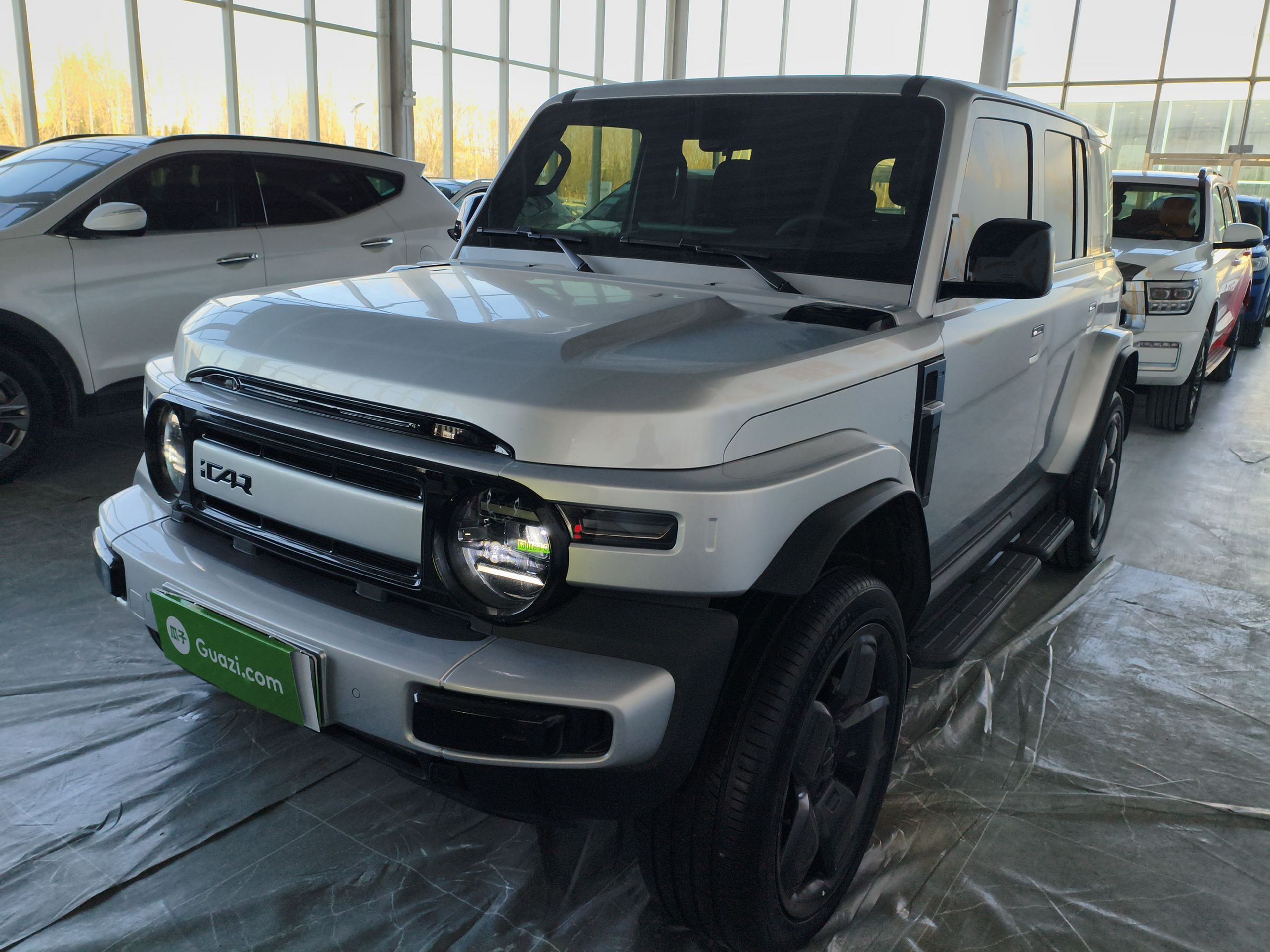 تحت مقدمة السيارة