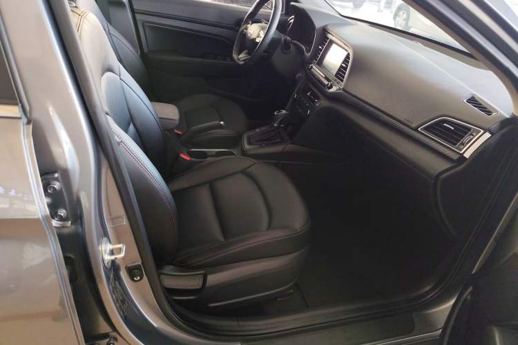 Used Hyundai Elantra 2018 1.4T Dual-Clutch Xuan Dong · Dynamic Edition
