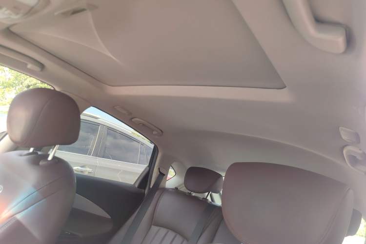 Used Infiniti QX50 2013 2.5L Two-Wheel-Drive Elegant Edition