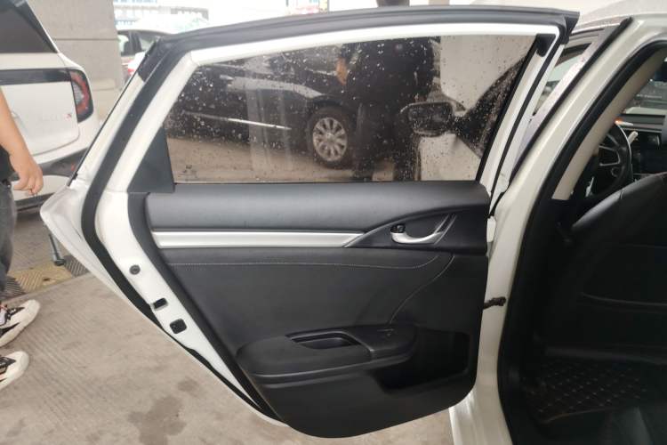 Used Honda Civic 2016 220TURBO CVT Luxury Edition
