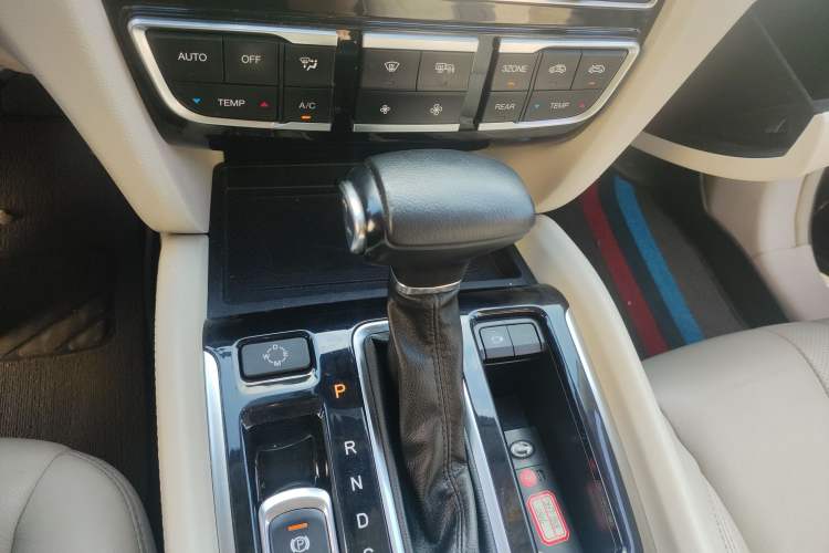 Used GAC Trumpchi GS8 2017 320T Two-Wheel Drive Luxury Smart Connectivity Version (7 Seats)
