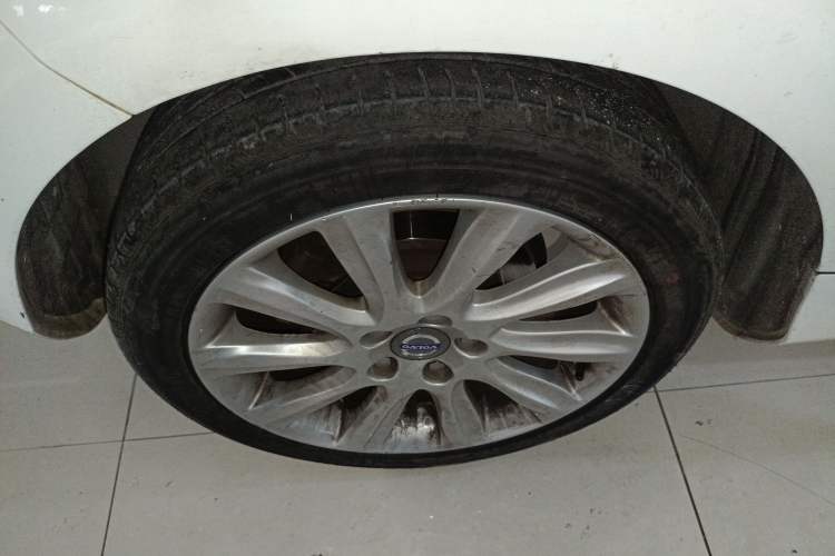 Used Volvo V40 2015 1.6T Zhiya Edition
