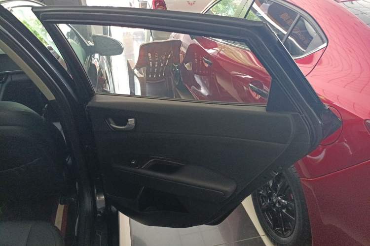 Used Kia K5 2016 2.0L Automatic LUX
