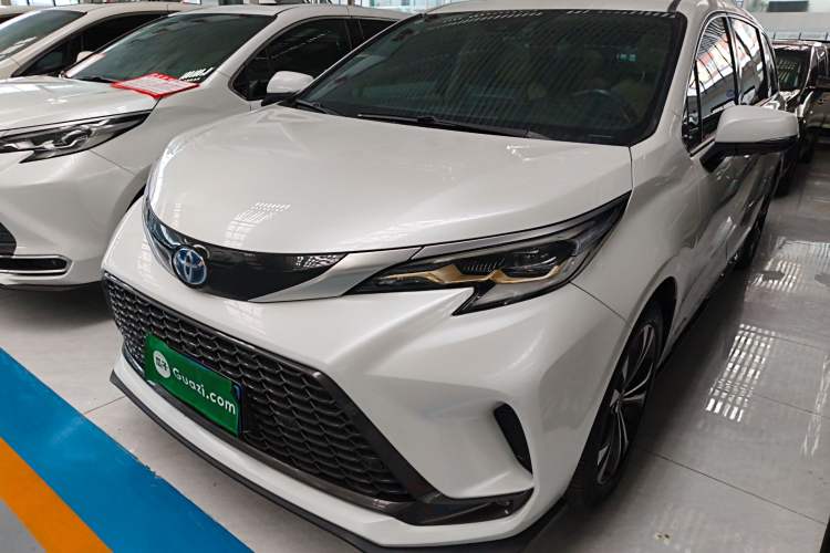 Used Toyota Granvia 2022 2.5L Hybrid Prestige Edition