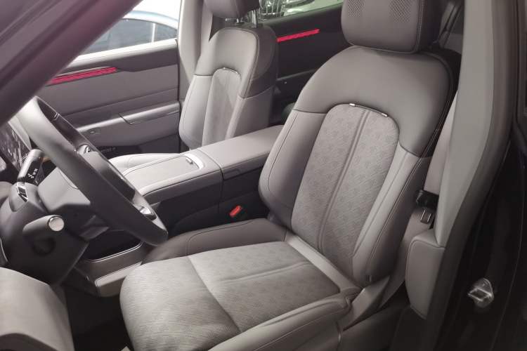 Used Zeekr 7X 2025 100 kWh Long-Range Rear-Wheel Drive with Intelligent Driving Features